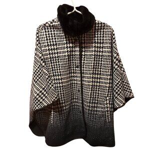 Marina Luna Cape Coat Size L/XL Houndstooth Black & White Faux Fur Collar Snaps